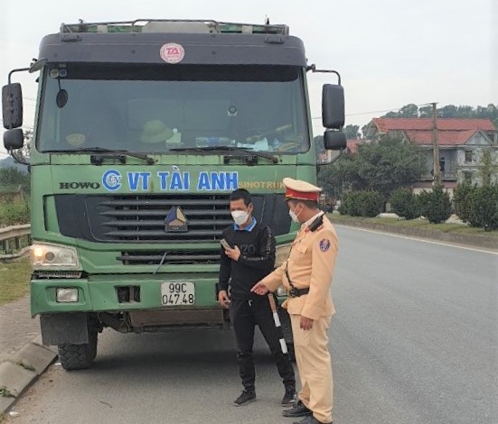 Trạm CSGT Quảng Xương (Phòng CSGT tỉnh Thanh Hóa):  Phối hợp cùng QLTT bắt giữ nhiều tấn hàng, xử lý hàng nghìn trường hợp vi phạm 